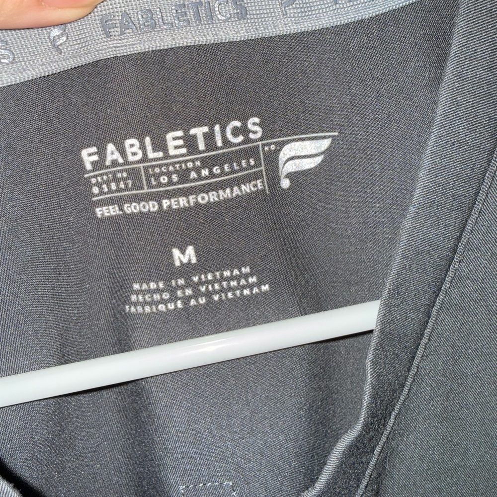 Fabletics Scrub Set Onyx Color - Picture 2 of 12